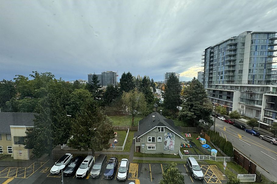 801 8800 Hazelbridge Way Richmond, BC - 20