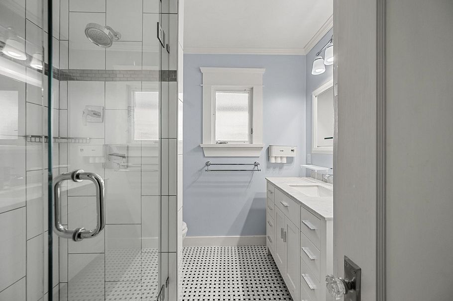 6050 Athlone Street Vancouver, BC - 24