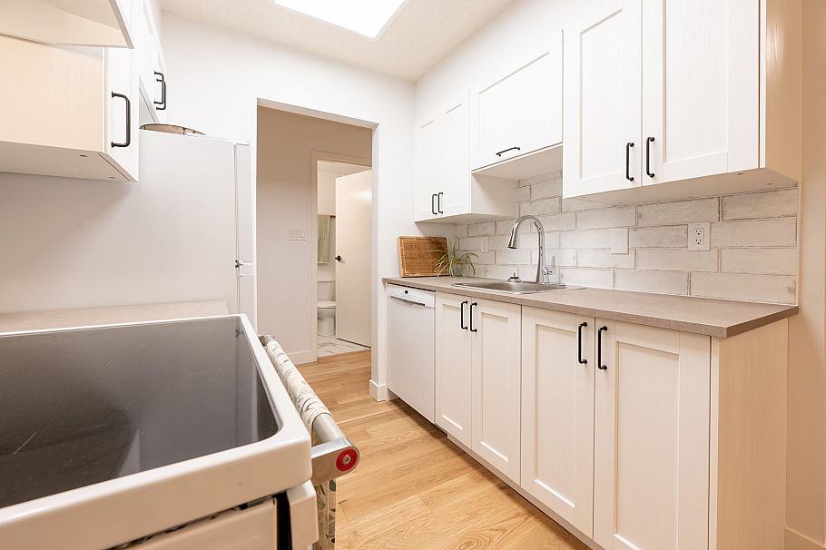 117 265 E 15th Avenue Vancouver, BC - 8