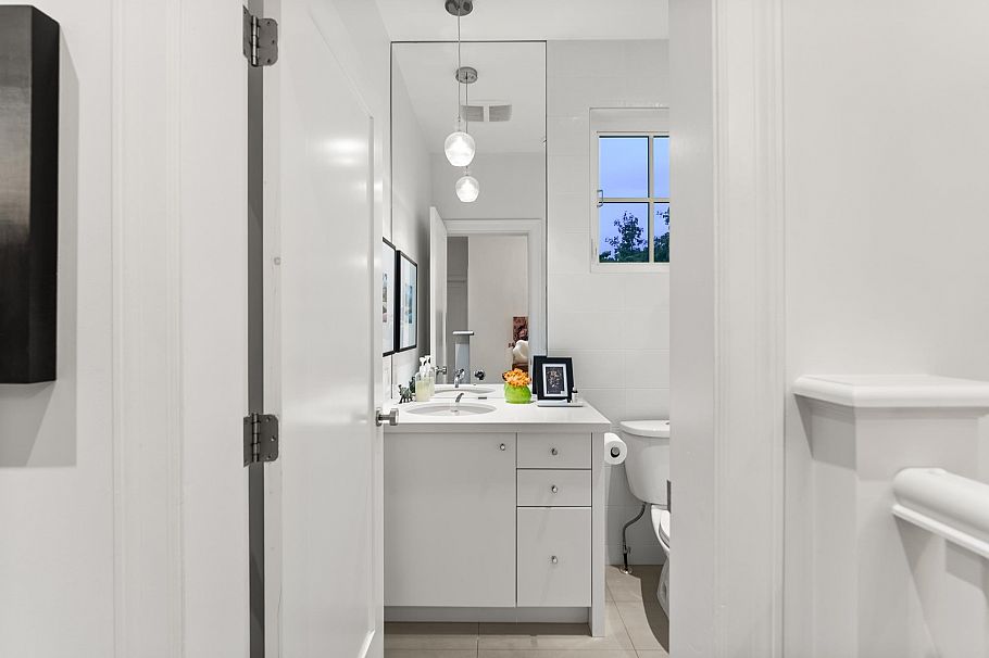 98 W 18th Avenue Vancouver, BC - 28