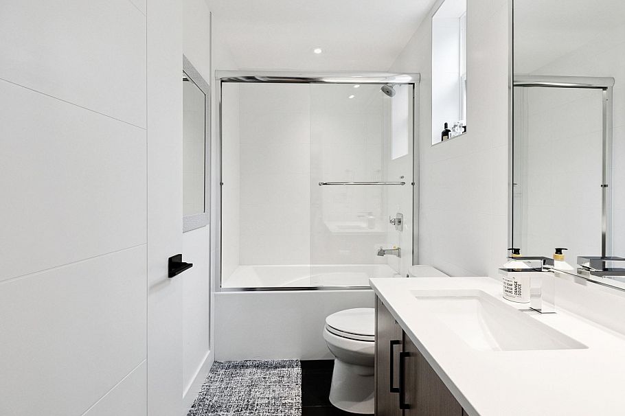 1 1621 E 11th Avenue Vancouver, BC - 32