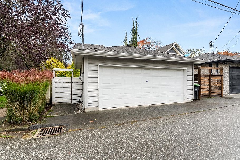 98 W 18th Avenue Vancouver, BC - 40