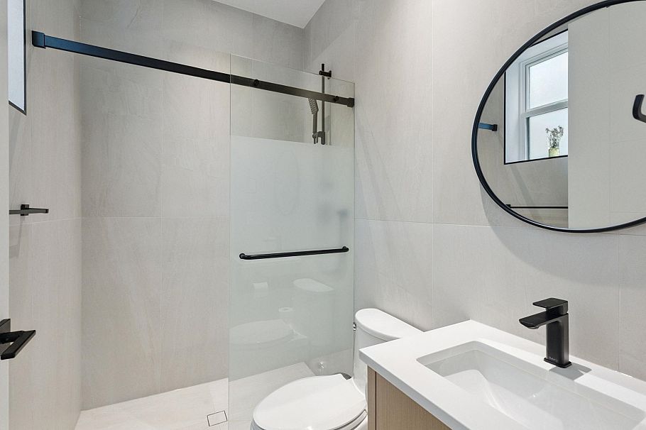 1 1621 E 11th Avenue Vancouver, BC - 20