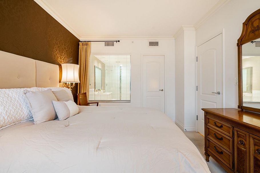 905 172 Victory Ship Way North Vancouver, BC - 11