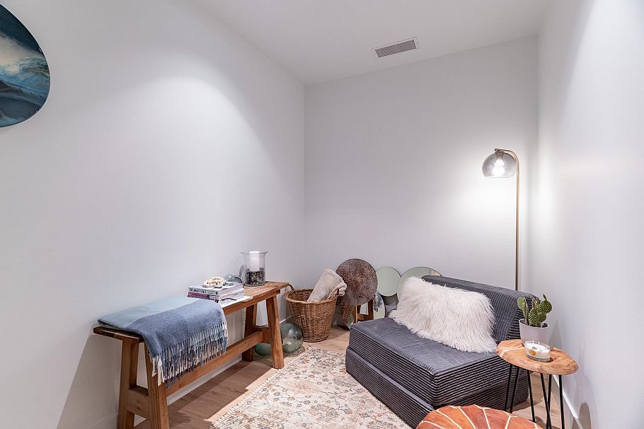 706 1500 Fern Street North Vancouver, BC - 18