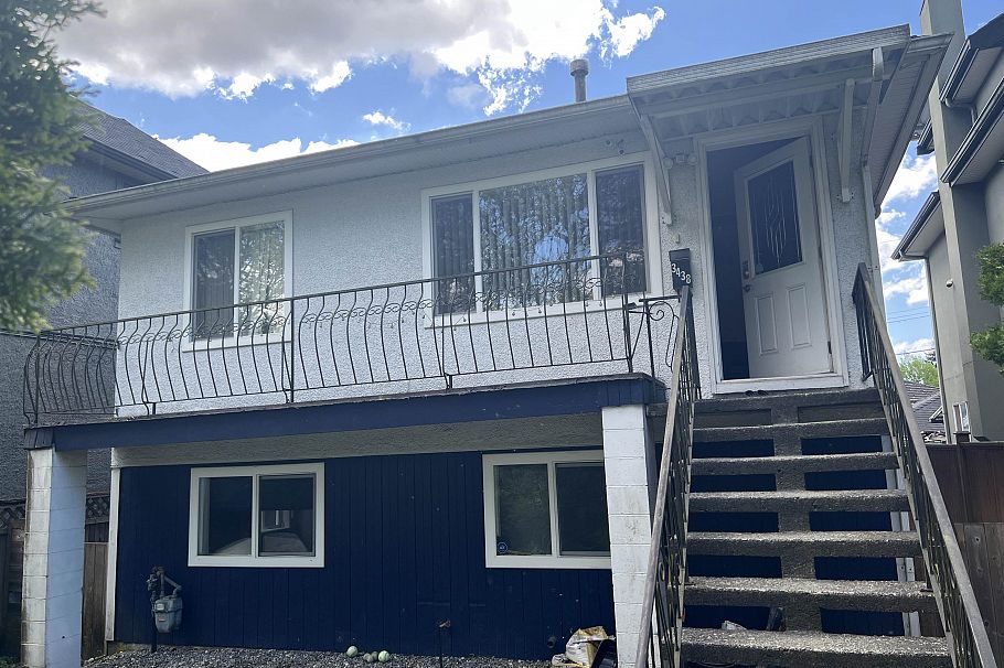 3438 Napier Street Vancouver, BC - 1