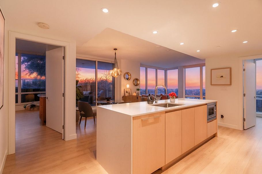 706 1500 Fern Street North Vancouver, BC - 3