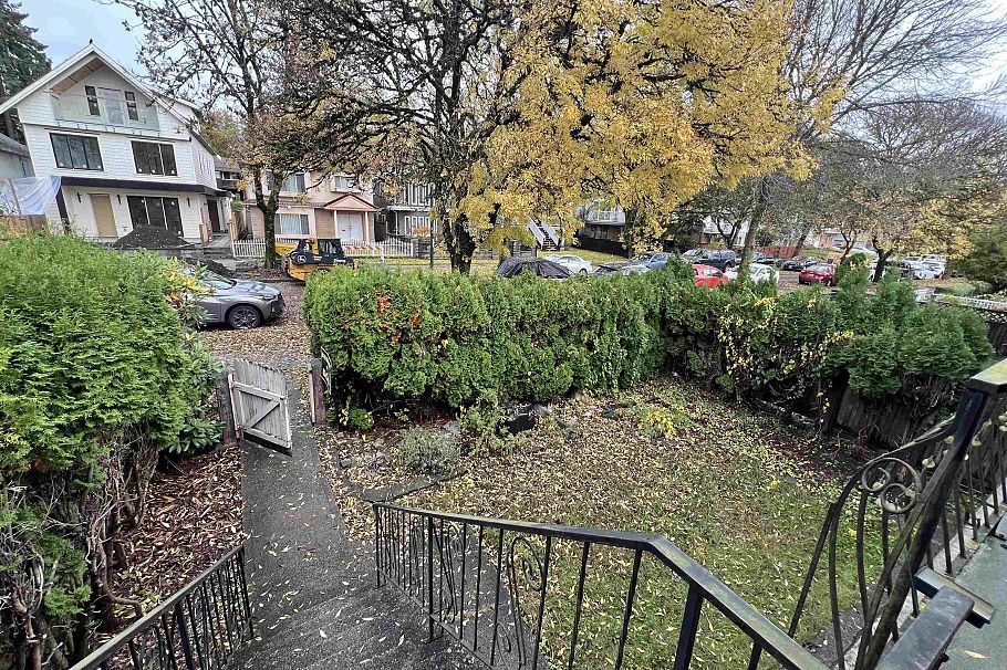 3438 Napier Street Vancouver, BC - 3