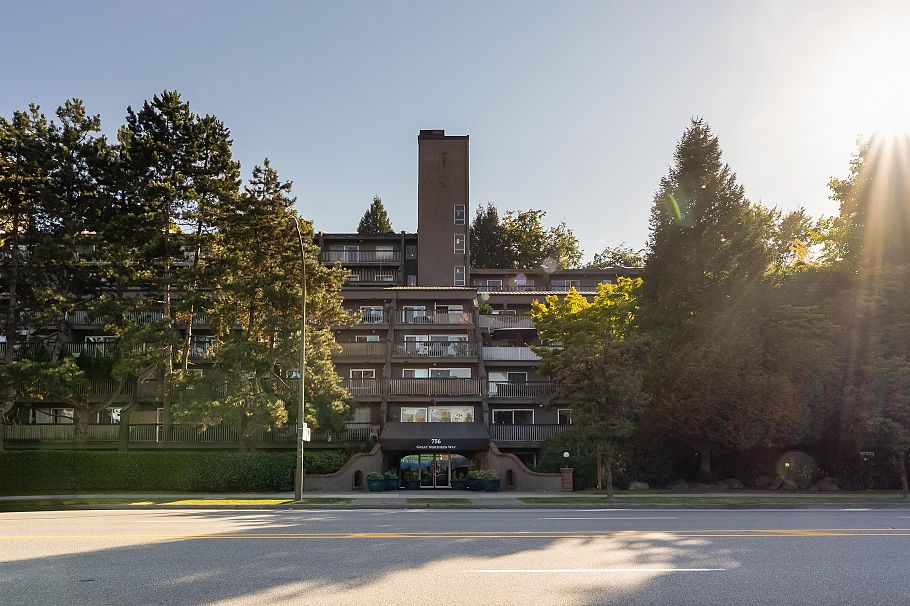 808 756 Great Northern Way Vancouver, BC - 25
