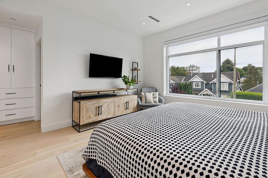 1 1621 E 11th Avenue Vancouver, BC - 23