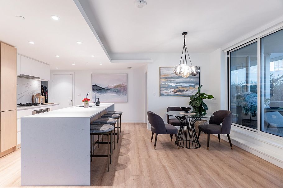 706 1500 Fern Street North Vancouver, BC - 17