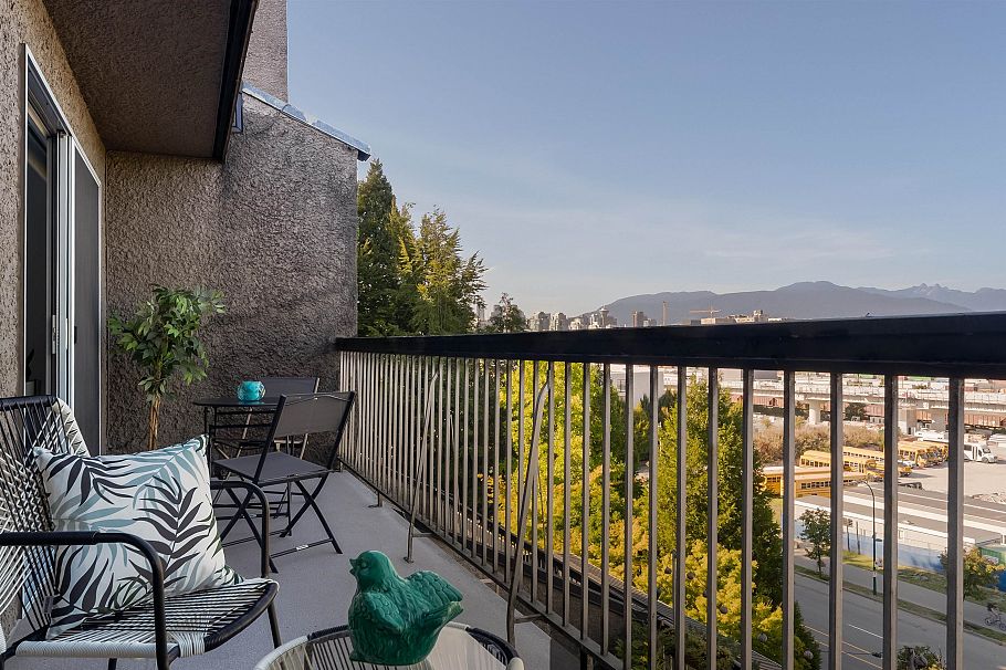 808 756 Great Northern Way Vancouver, BC - 8