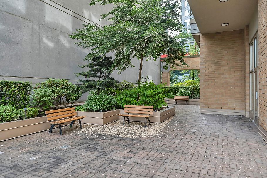 1405 822 Homer Street Vancouver, BC - 21