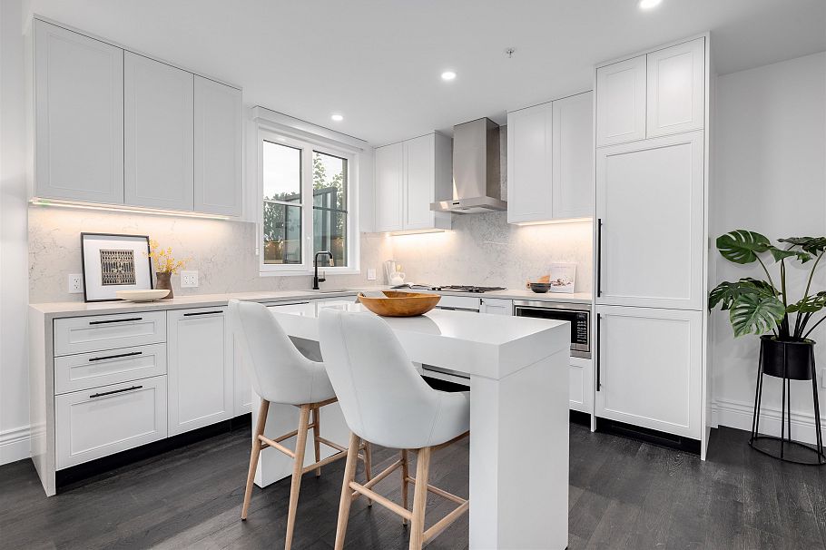 404 2096 W 47th Avenue Vancouver, BC - 5