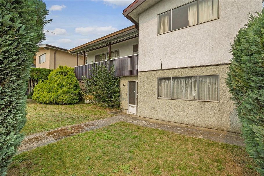 1149 E 63rd Avenue Vancouver, BC - 4