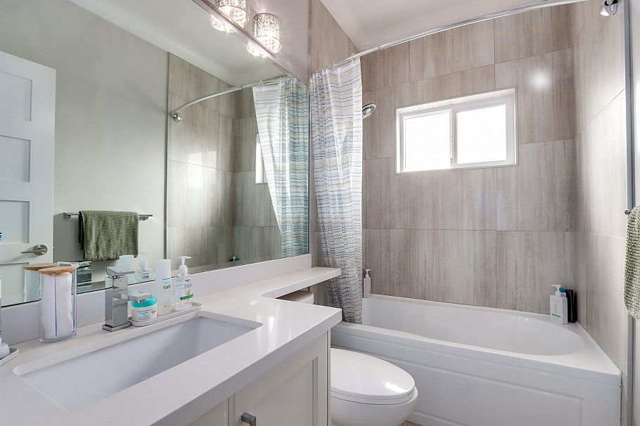 2496 Brock Street Vancouver, BC - 19