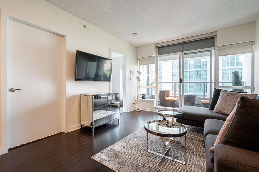 810 821 Cambie Street Vancouver, BC - 2