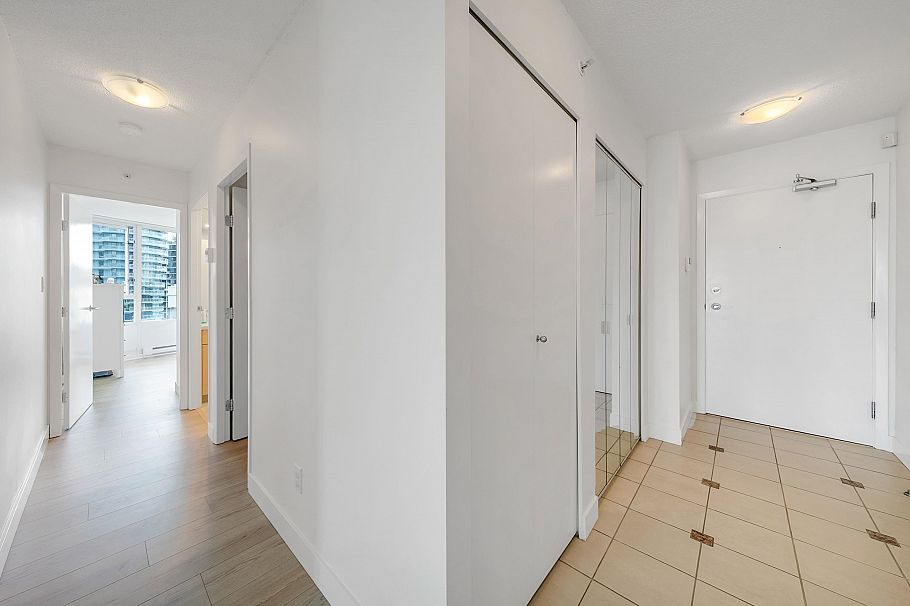 1101 1033 Marinaside Crescent Vancouver, BC - 22