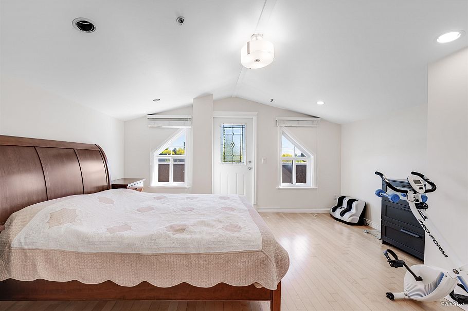 7531 Oak Street Vancouver, BC - 15