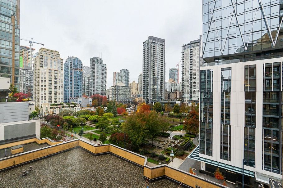 807-488 Helmcken Street Vancouver, BC - 29
