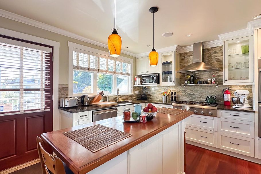 4084 W 32nd Avenue Vancouver, BC - 9