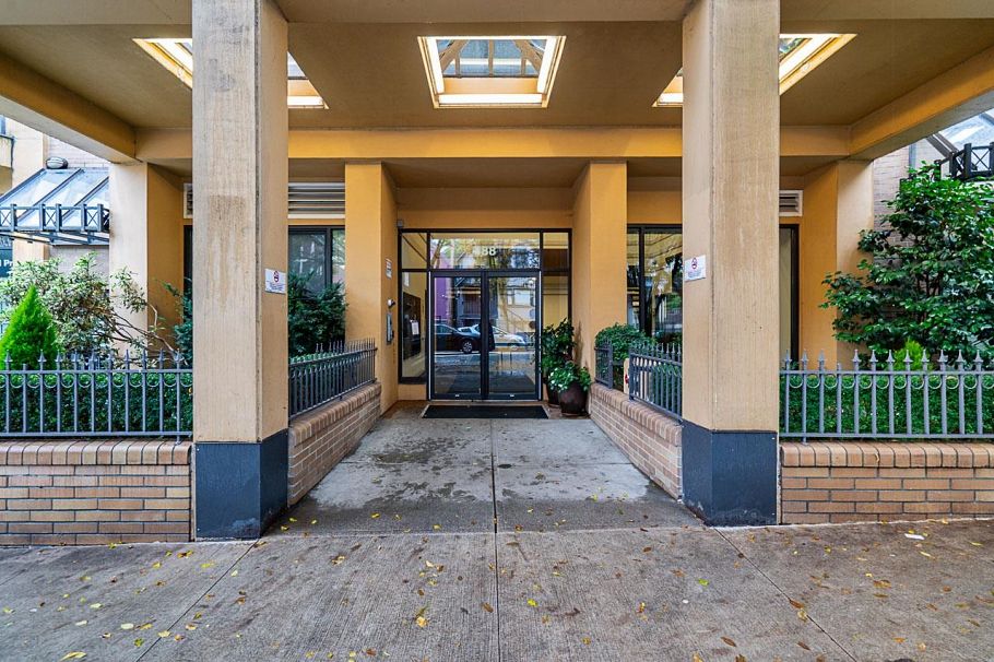 807-488 Helmcken Street Vancouver, BC - 2