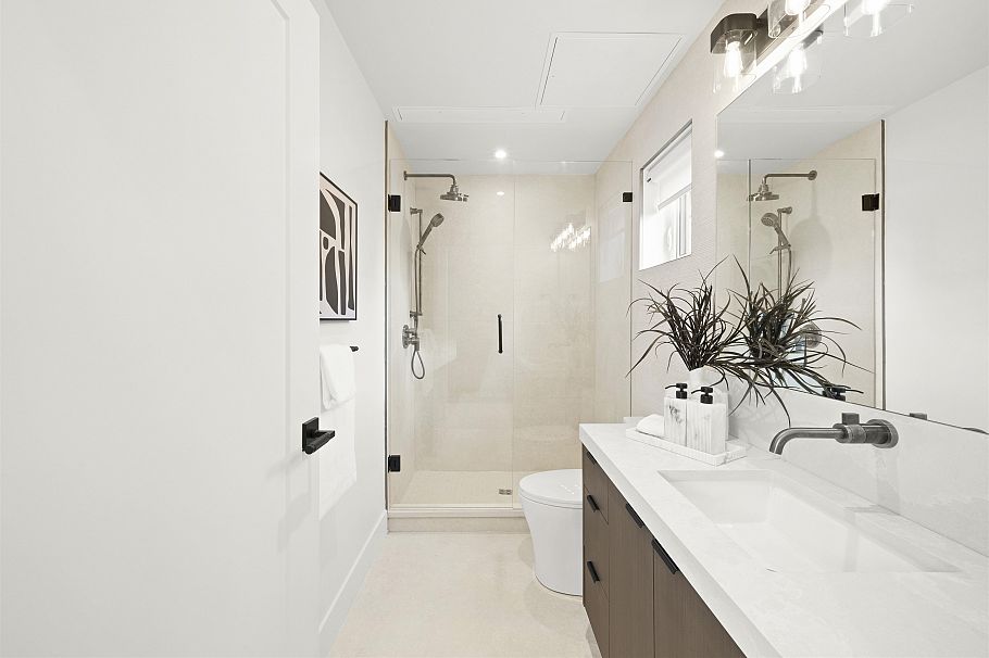 2 3466 W 22nd Avenue Vancouver, BC - 18