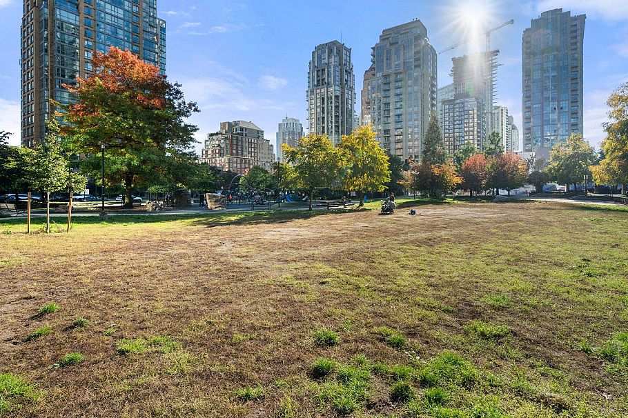 305 1082 Seymour Street Vancouver, BC - 33