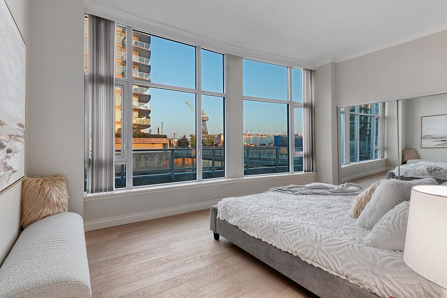 105 175 Victory Ship Way North Vancouver, BC - 18