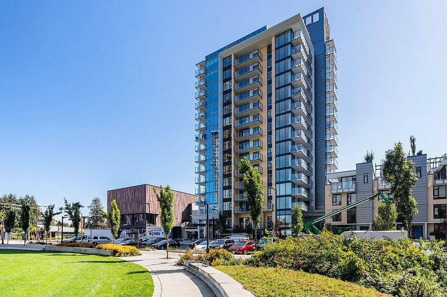 403 1471 Hunter Street North Vancouver, BC - 1