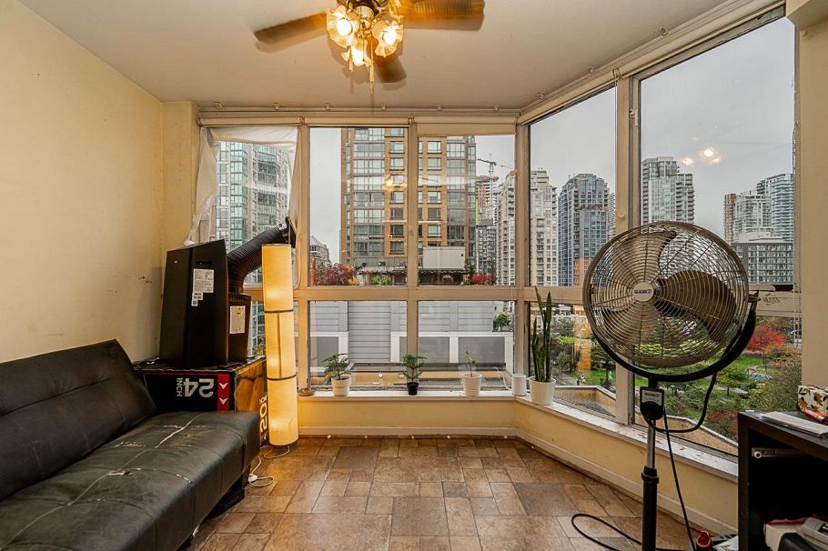 807-488 Helmcken Street Vancouver, BC - 15
