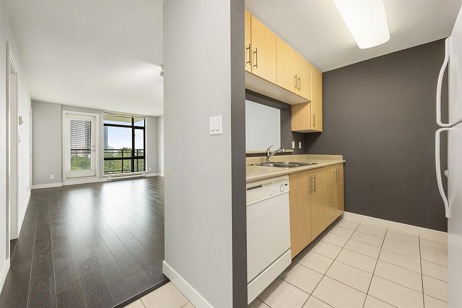 1203 3660 Vanness Avenue Vancouver, BC - 5