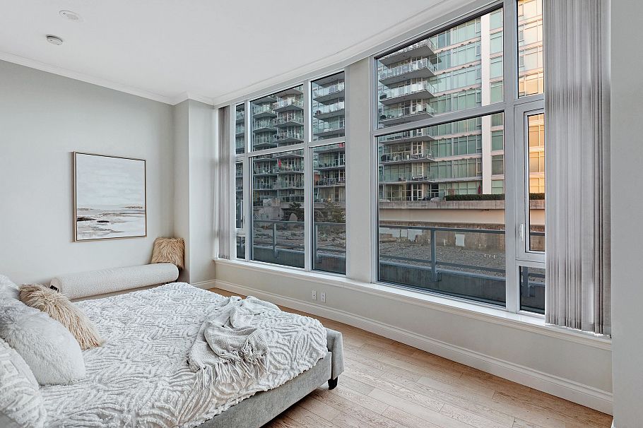 105 175 Victory Ship Way North Vancouver, BC - 19