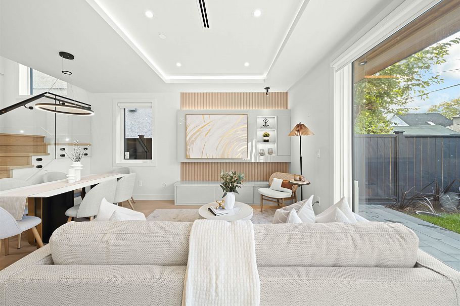 2 3466 W 22nd Avenue Vancouver, BC - 1