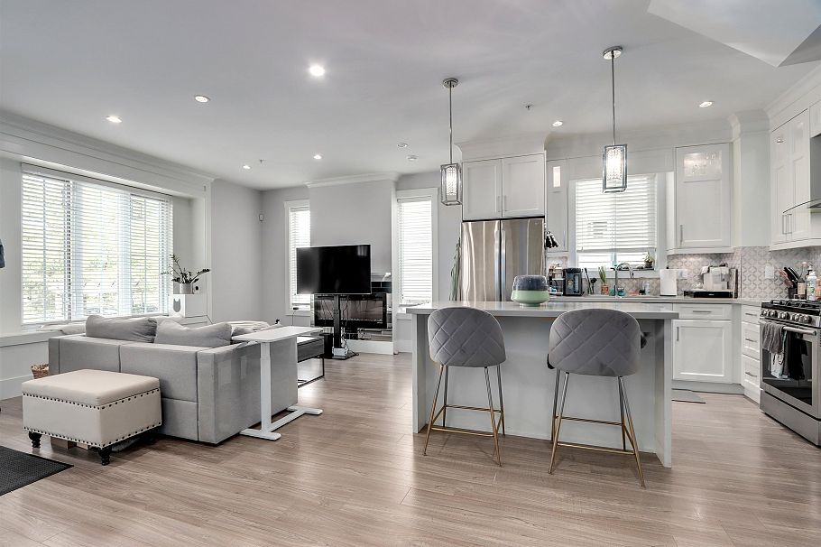 2496 Brock Street Vancouver, BC - 8