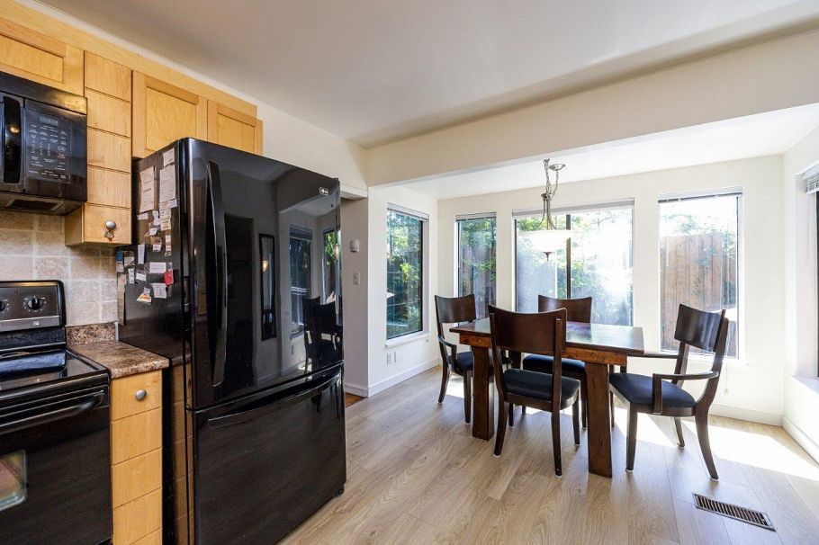 1061 Gladwin Drive North Vancouver, BC - 9