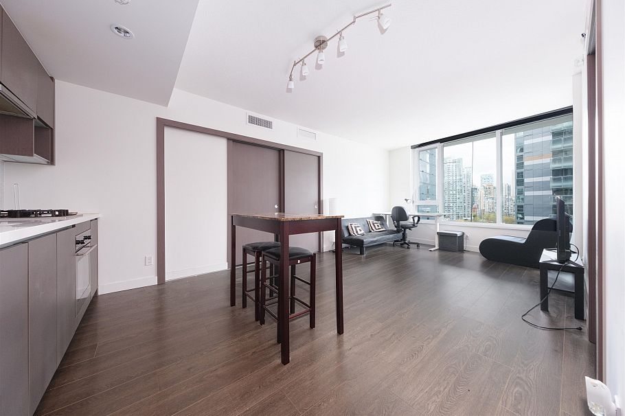 1115 68 Smithe Street Vancouver, BC - 9