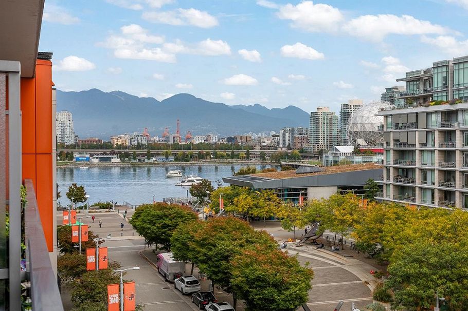 605 123 W 1st Avenue Vancouver, BC - 1