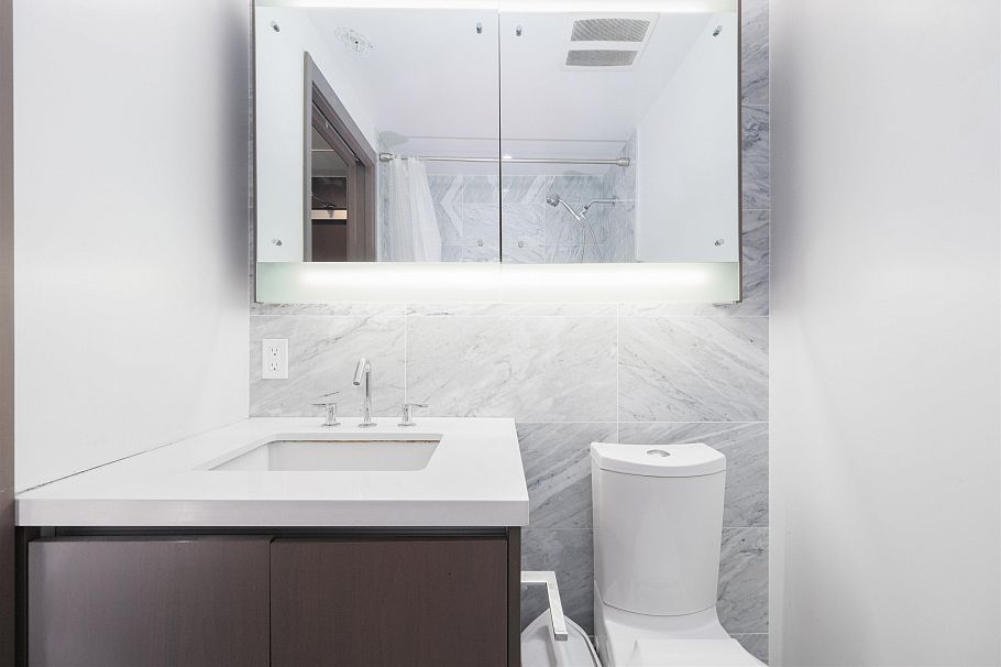 1115 68 Smithe Street Vancouver, BC - 13