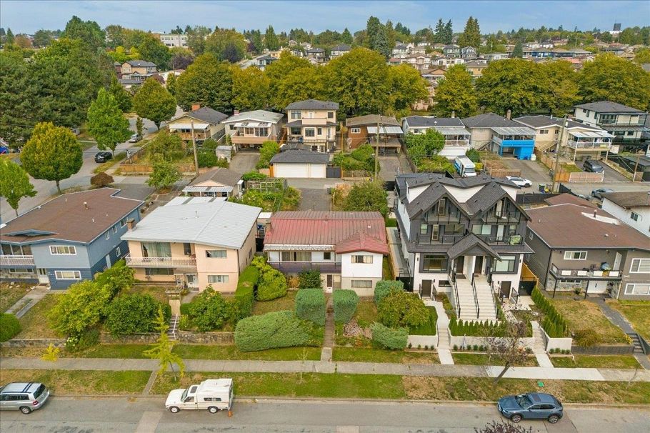 1149 E 63rd Avenue Vancouver, BC - 12