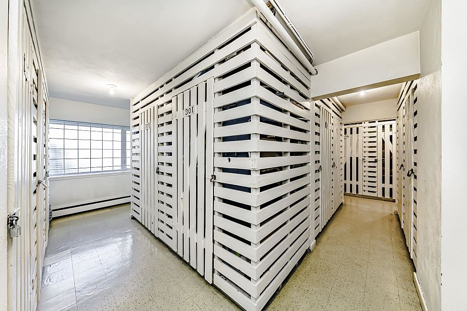 305 2430 Point Grey Road Vancouver, BC - 17