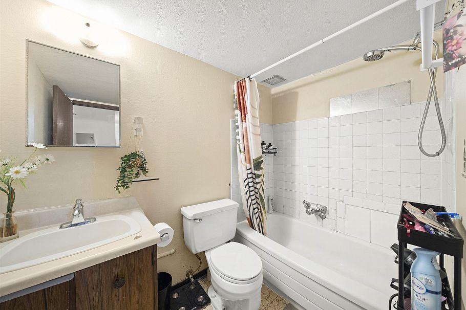 313 1330 Burrard Street Vancouver, BC - 17