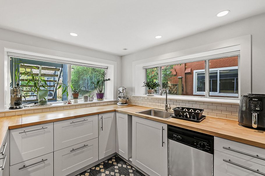 2274 E 7th Avenue Vancouver, BC - 20