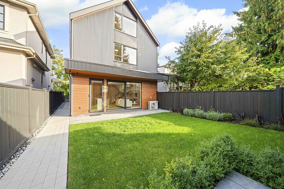 2 3466 W 22nd Avenue Vancouver, BC - 28