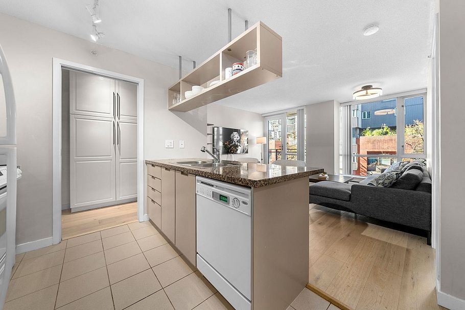 305 1082 Seymour Street Vancouver, BC - 15