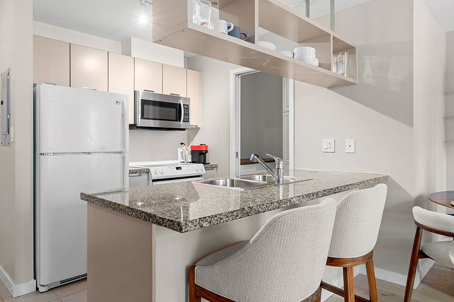 305 1082 Seymour Street Vancouver, BC - 11