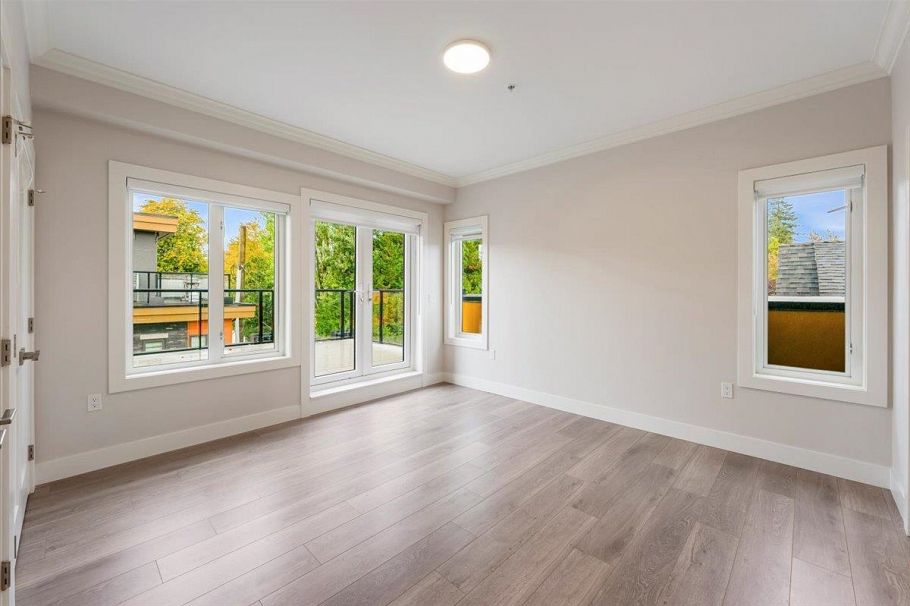 7553 Oak Street Vancouver, BC - 24