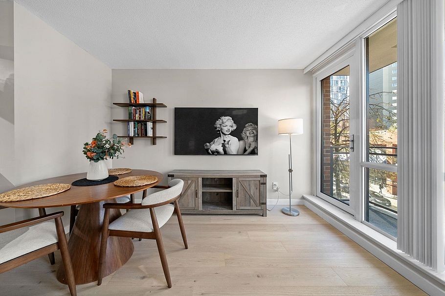 305 1082 Seymour Street Vancouver, BC - 4