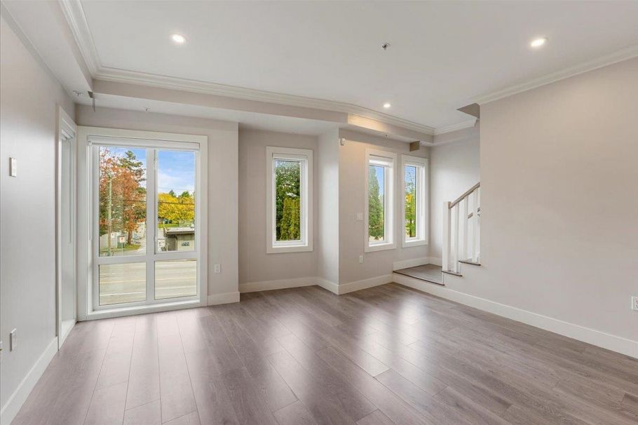 7553 Oak Street Vancouver, BC - 10