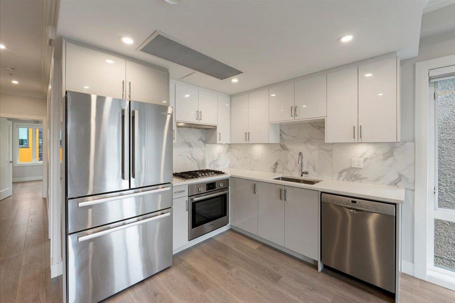 7553 Oak Street Vancouver, BC - 6